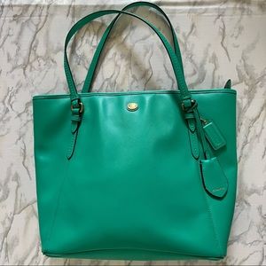 Like New pretty teal Coach tote!